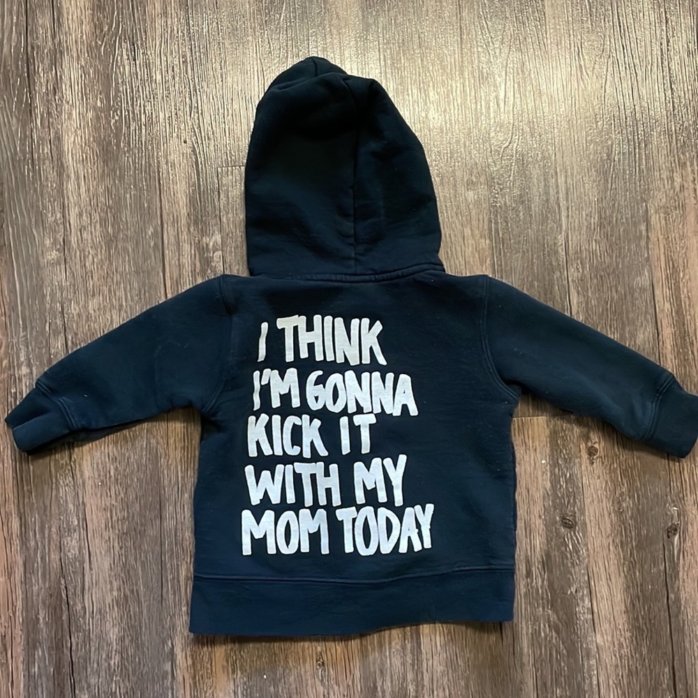 Cute casual sweatshirt!